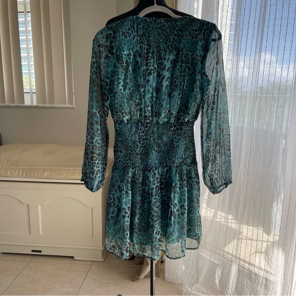 Guess Green Leopard Print Chiffon Smocked Waist Dress XS - Picture 4 of 7